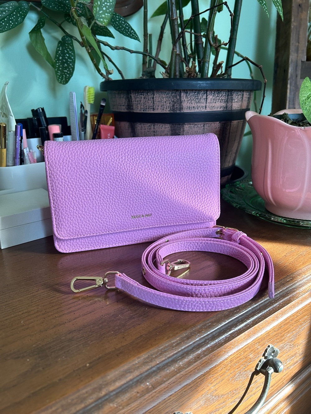 Matt & Nat VEGAN Bee Purity Crossbody Bag Pink